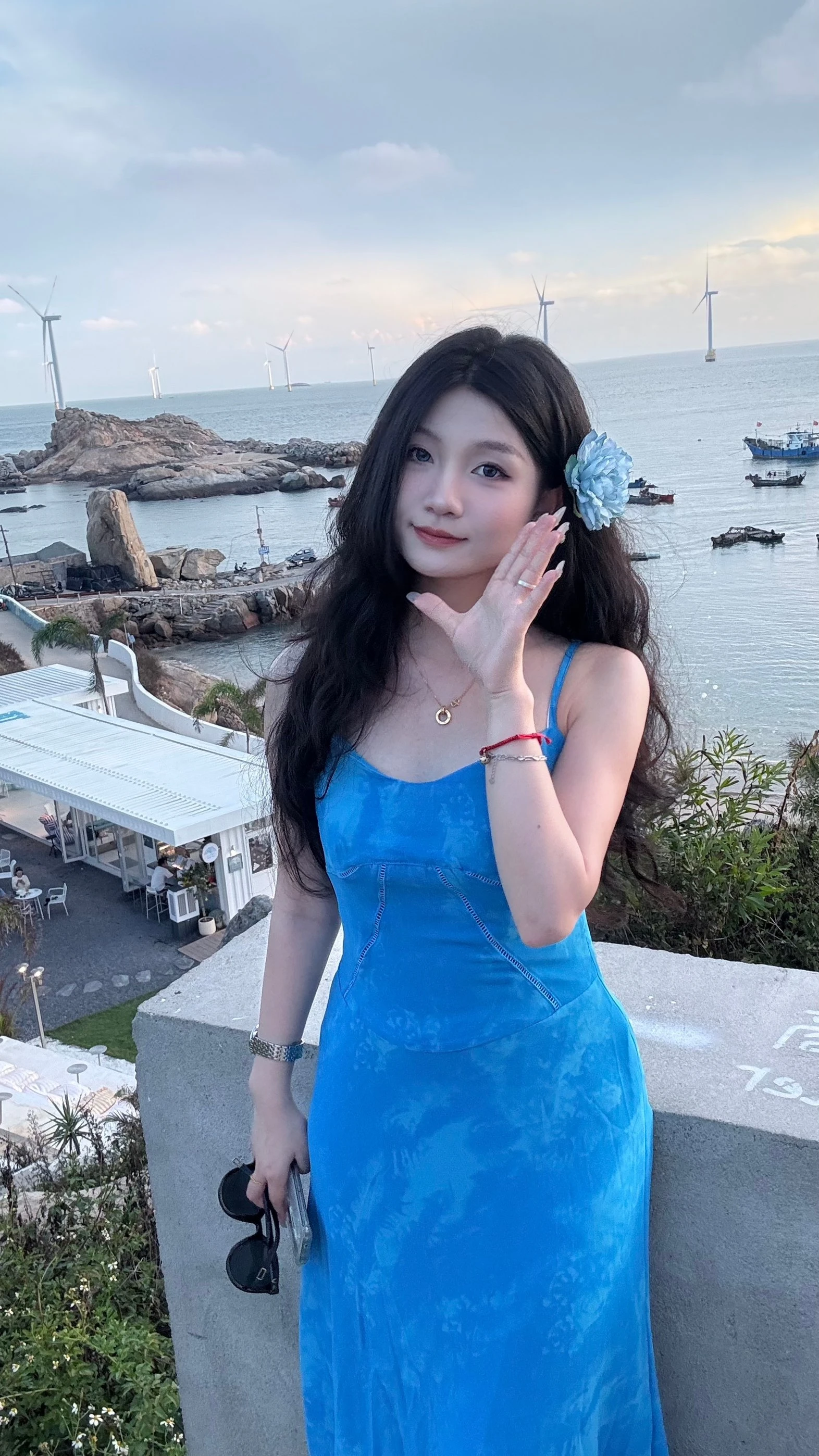 蓝吊带裙长发小姐姐【6P/8V/569MB】 预览图 1