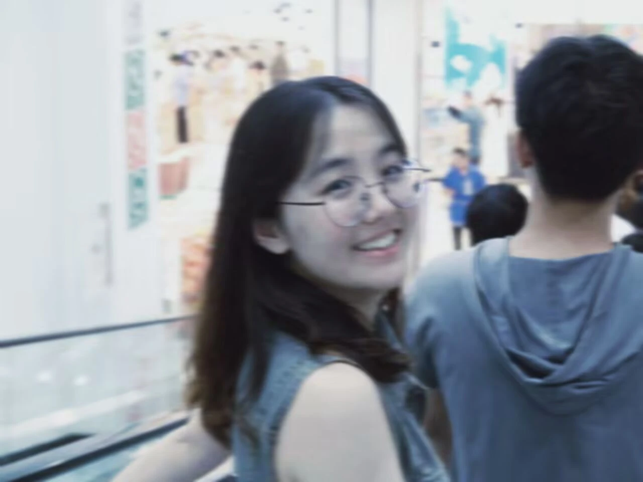 圆框眼镜丸子头小姐姐【6P/10V/1.16GB】 预览图 4
