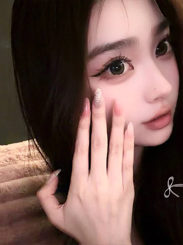 高颜值网红脸小骚货【4P/28V/403MB】