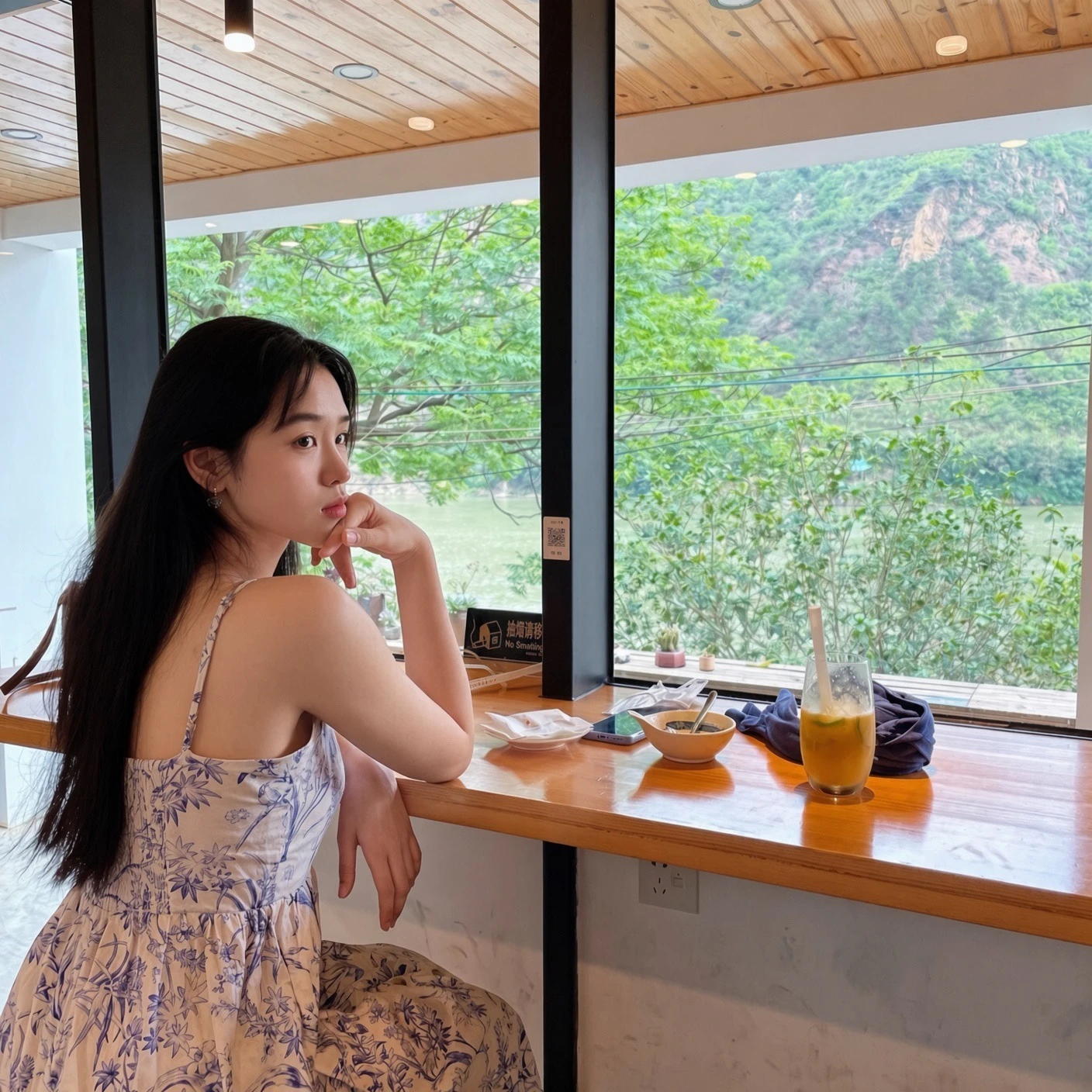 东莞清纯碎花反差妹【28P/19V/508MB】 预览图 4