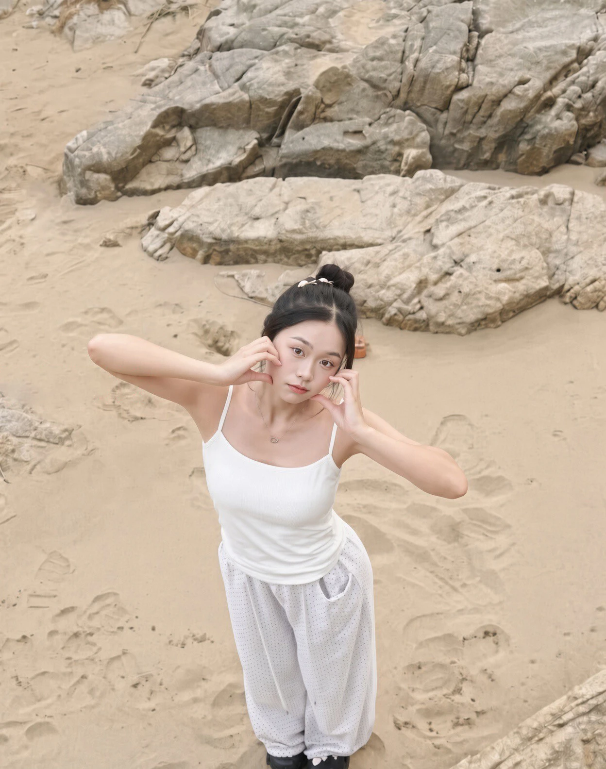 威海极品反差美女【5P/21V/4.34GB】 预览图 1