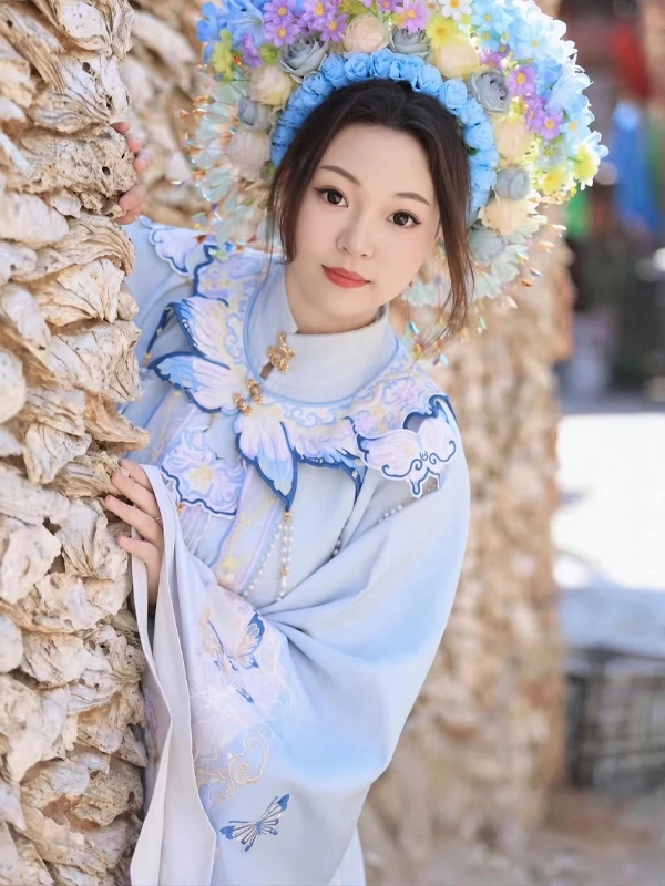 云南奶大皮肤白的骚母狗【112P/63V/4.76GB】